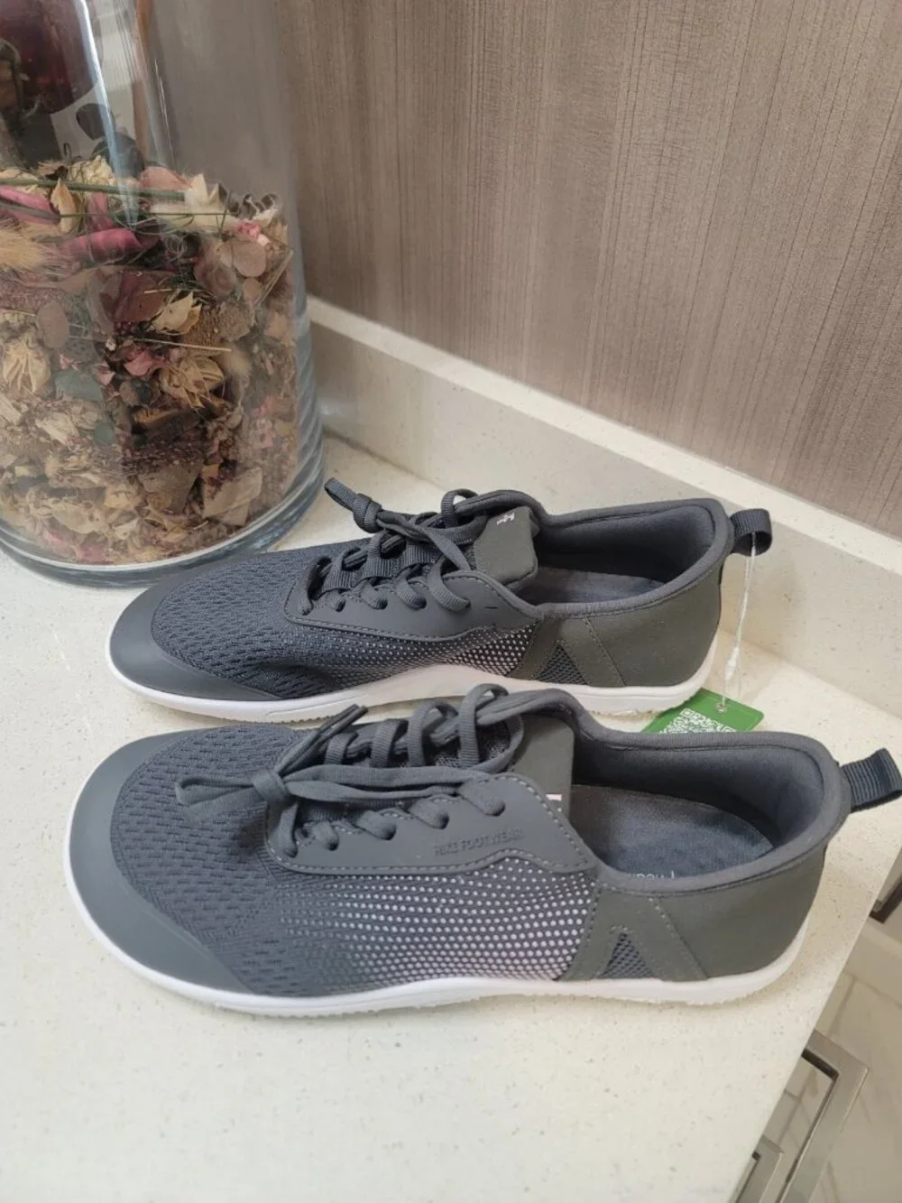 Hike Footwear HF Stride Shoes Black US 9.5 Men's Athletic Sneakers NWT Gray/Whit